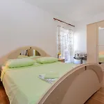 And By Auro 3* Vodice