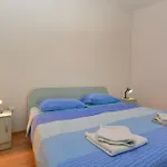 And By Auro 3* Vodice