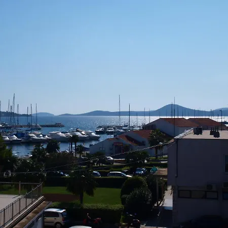 By Auro Guest house *