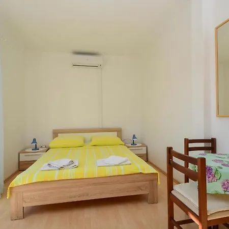 And By Auro 3* Vodice
