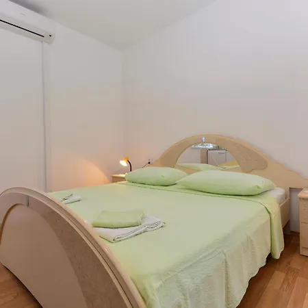 And By Auro 3* Vodice