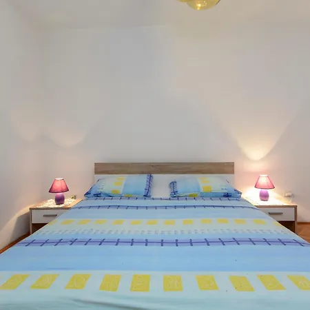 Apartments&Rooms By Auro וודיצה