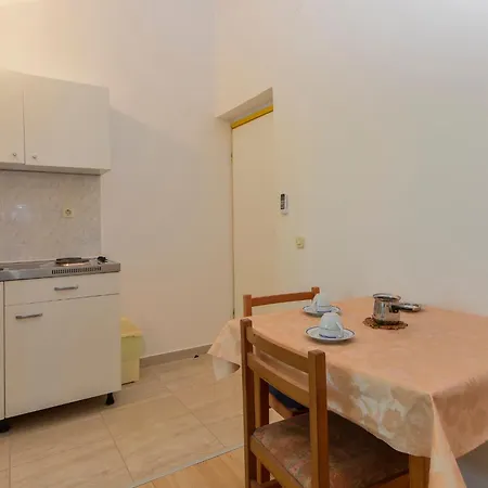 And By Auro 3* Vodice