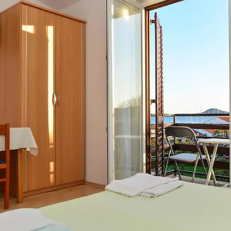 Guest house By Auro *