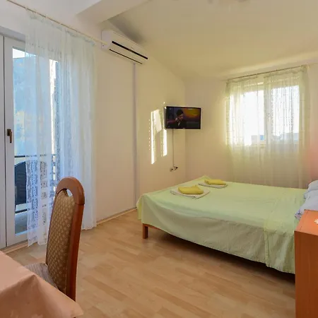 By Auro Vendégház Vodice