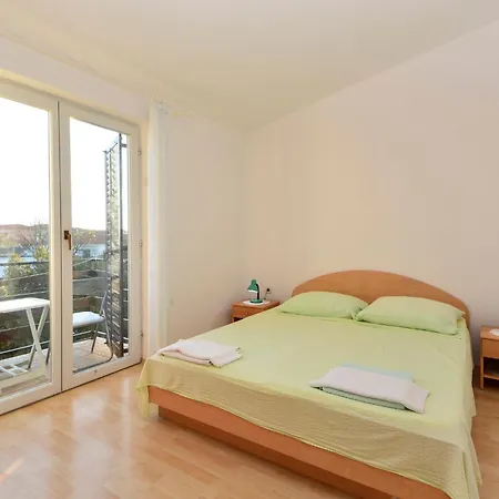 By Auro Vendégház Vodice