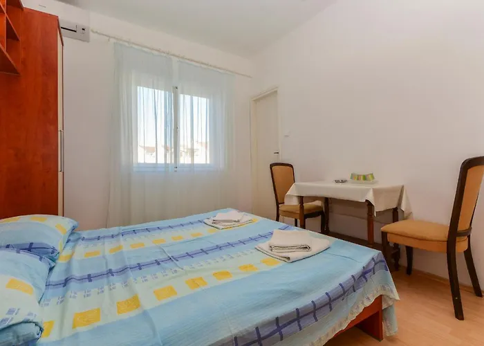 בית הארחה Apartments&Rooms By Auro וודיצה