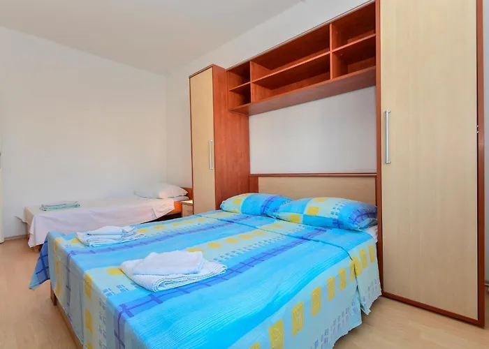 Apartments&Rooms By Auro