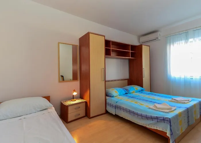 בית הארחה Apartments&Rooms By Auro 3*