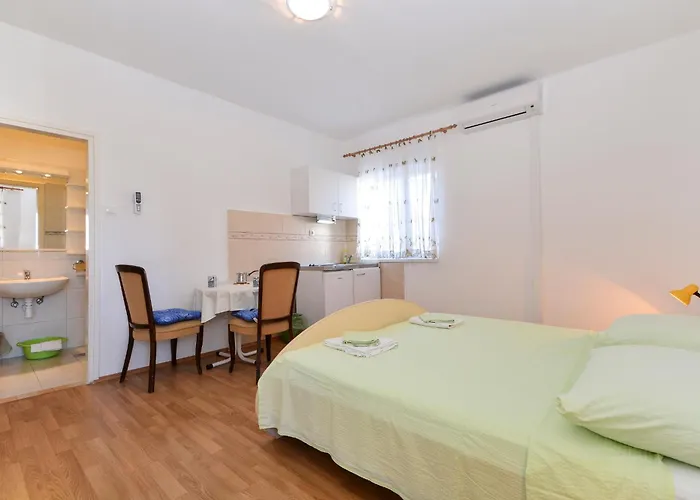 Apartments&Rooms By Auro 3*