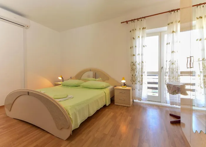 Apartments&Rooms By Auro בית הארחה 3*