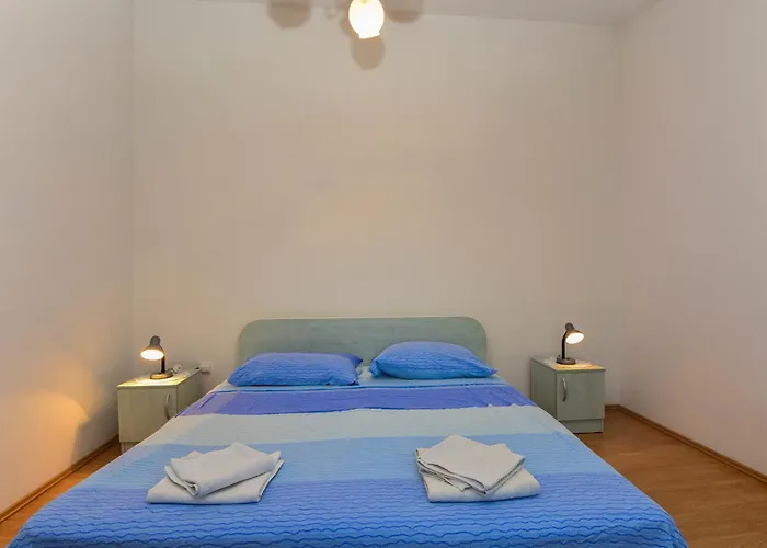 Apartments&Rooms By Auro בית הארחה וודיצה