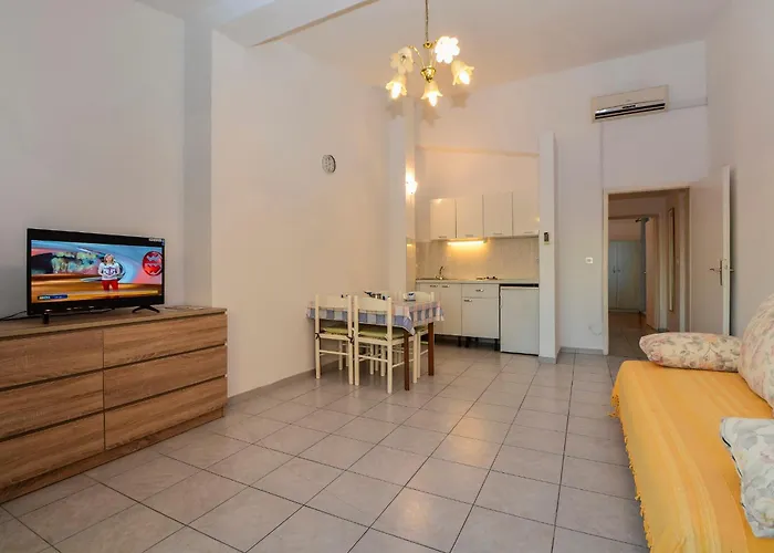 Apartments&Rooms By Auro