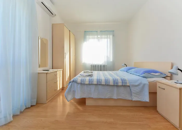 בית הארחה Apartments&Rooms By Auro