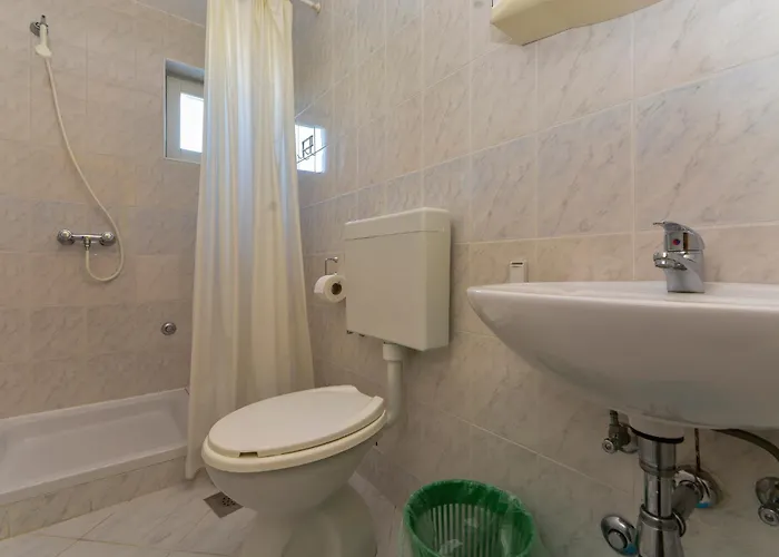 Apartments&Rooms By Auro בית הארחה וודיצה