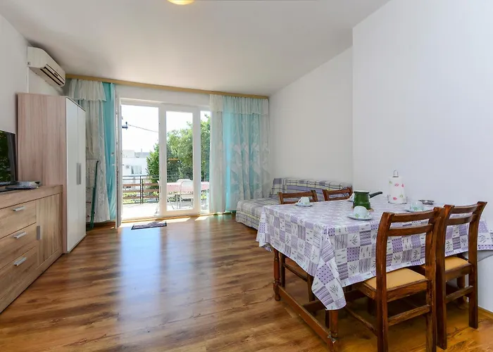 Apartments&Rooms By Auro 3*