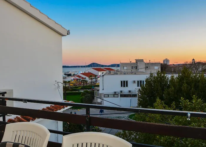 בית הארחה Apartments&Rooms By Auro וודיצה