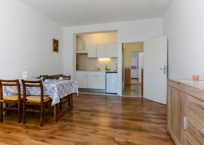 Apartments&Rooms By Auro 3* וודיצה