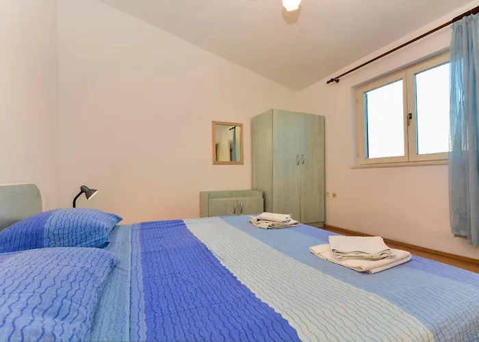 Apartments&Rooms By Auro