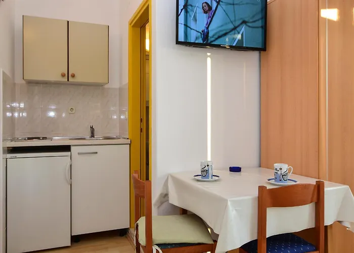 Apartments&Rooms By Auro