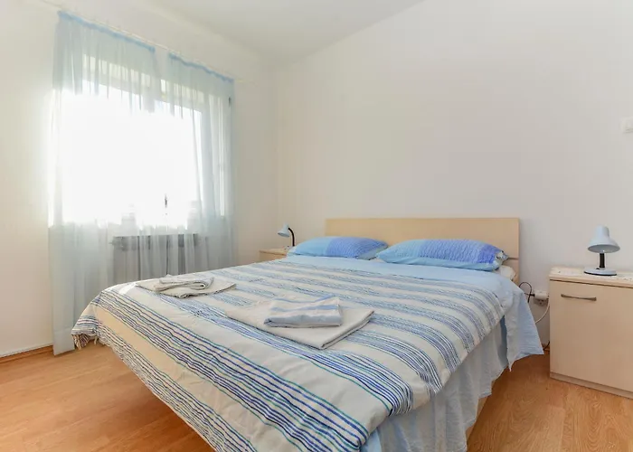 בית הארחה Apartments&Rooms By Auro