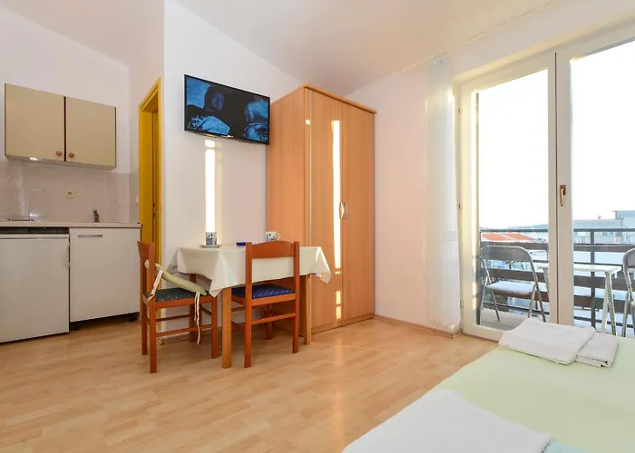 Apartments&Rooms By Auro בית הארחה 3*