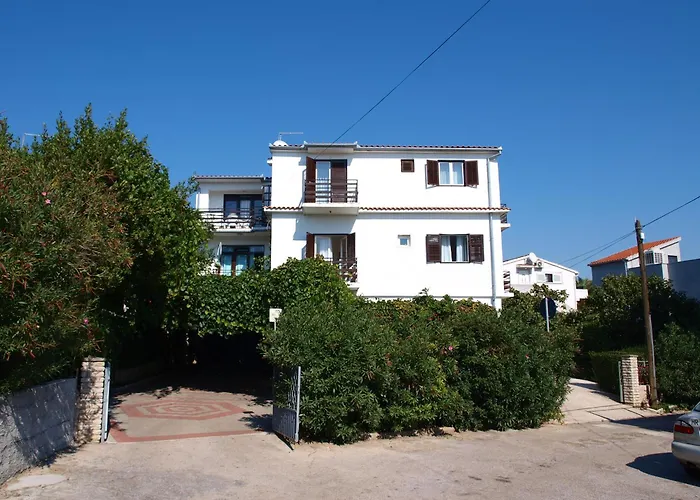 בית הארחה Apartments&Rooms By Auro 3*