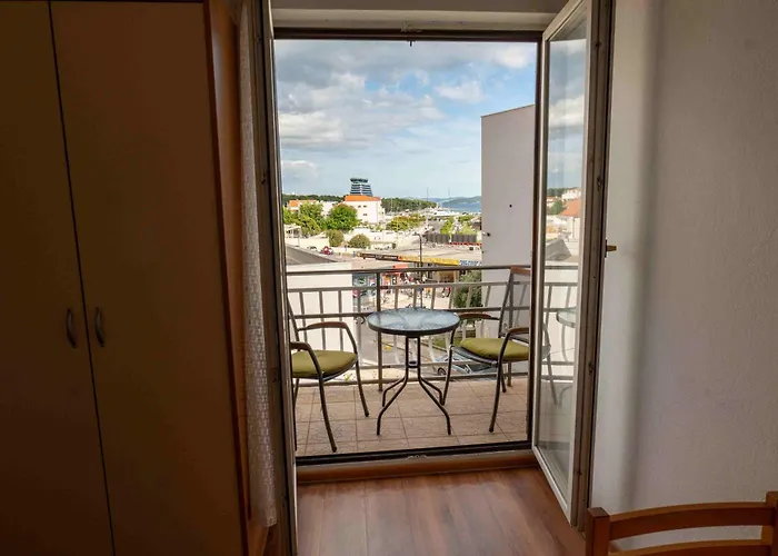 בית הארחה Apartments&Rooms By Auro 3*