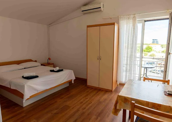 Apartments&Rooms By Auro 3* וודיצה